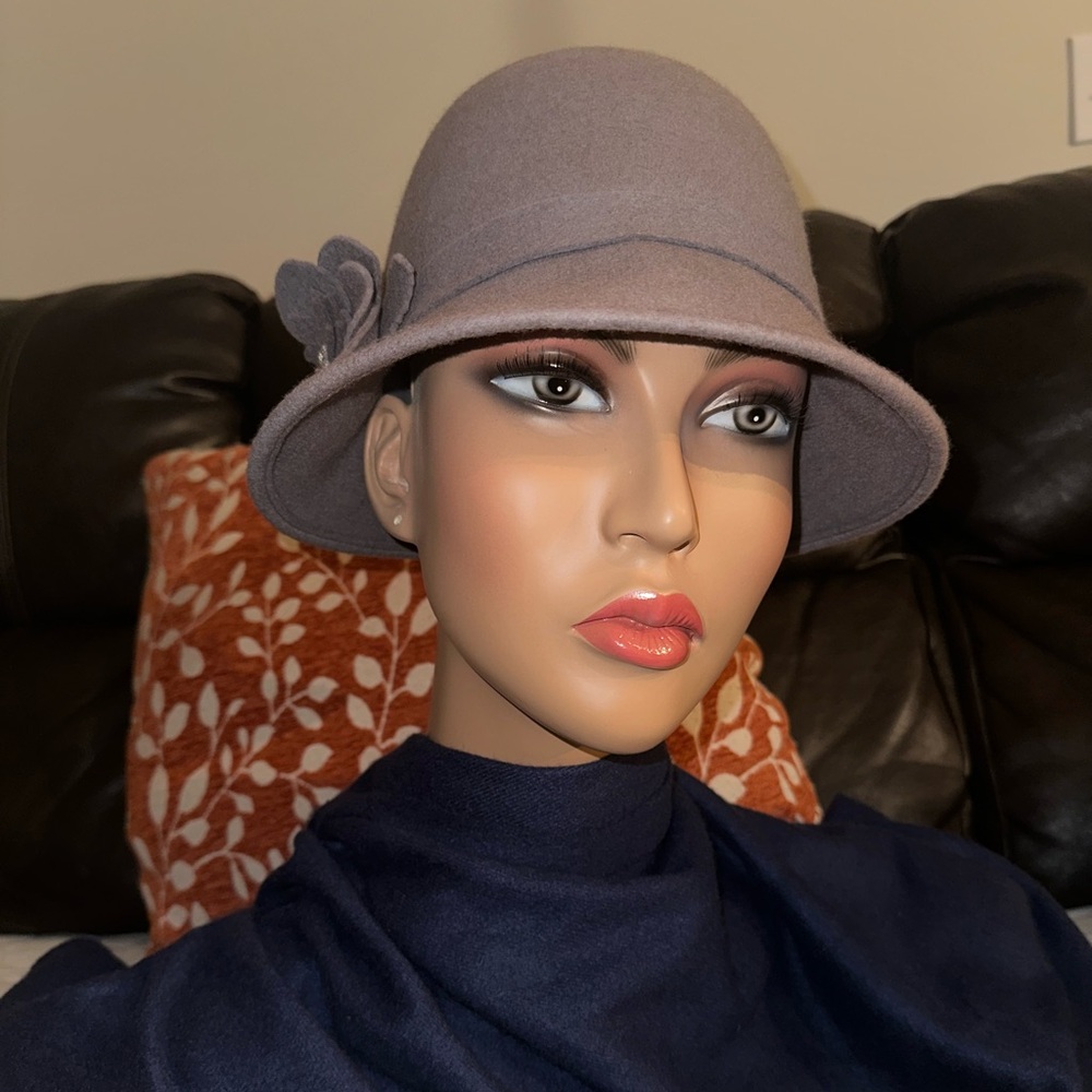 Badgley Mischka 100% Wool Hat